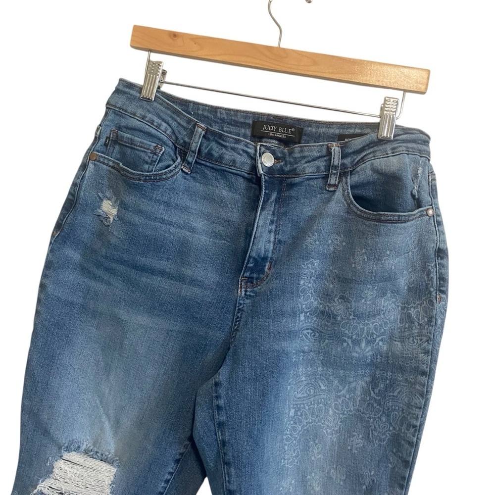 Judy Blue Light Wash Distressed Mid Rise Bandana Western Boyfriend Fit 13/31 - Picture 4 of 9